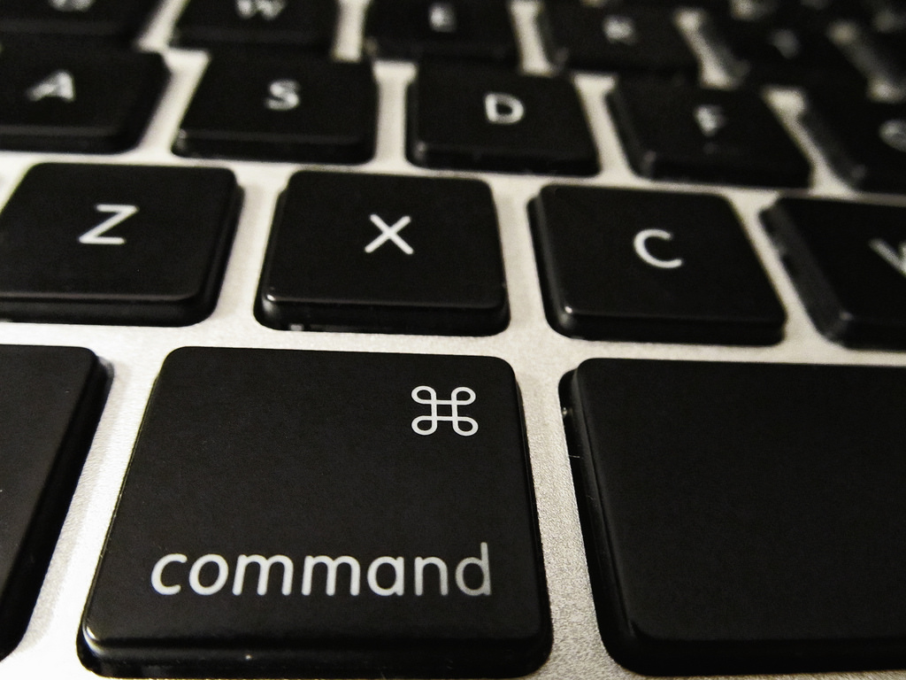 Command на клавиатуре. Cmd кнопка Mac. Кнопка Command на Mac. Cmd на клаве.