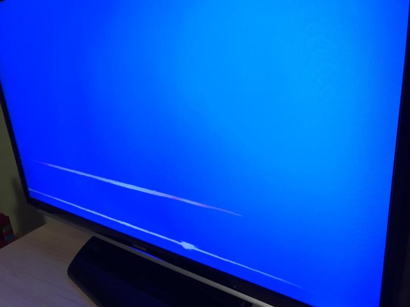 Телевизор пошел полосами. Toshiba 40xf350pr. Белые полосы на мониторе. Тонкие горизонтальные полосы на экране телевизора. Тонкие горизонтальные полоски на экране телевизора.